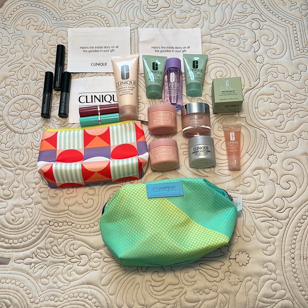 Clinique NWT NIB cosmetics & 2 zippered bags 17 pieces!!